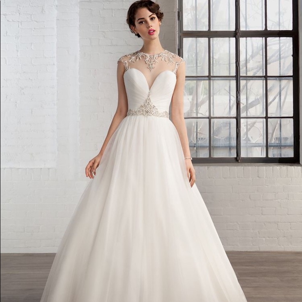 Bridal Gown size 12 new never worn